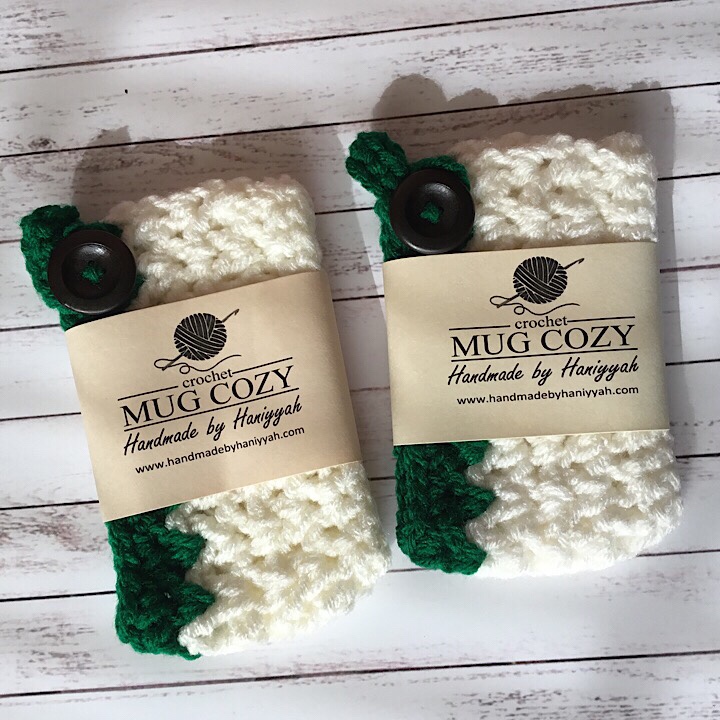 Miranda's Mug Cozy in White & Green