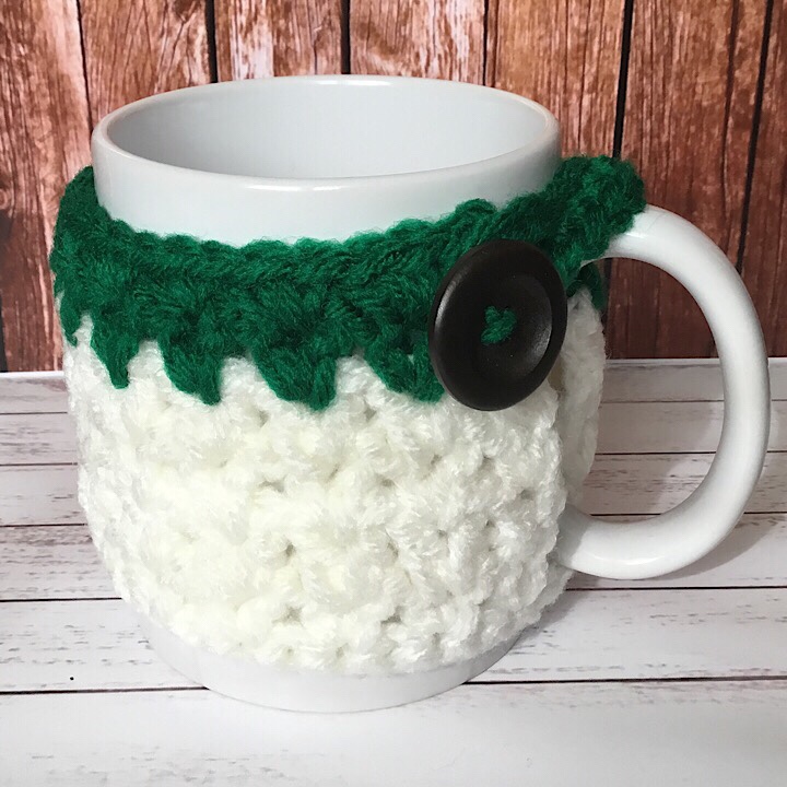 Miranda's Mug Cozy in White & Green