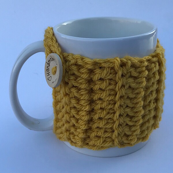 Haniyyah's Mug Cozy in Gold