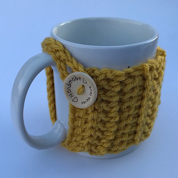 Haniyyah's Mug Cozy in Gold