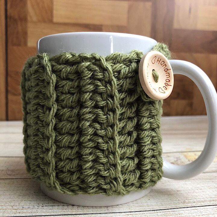 Haniyyah's Mug Cozy in pistachio green