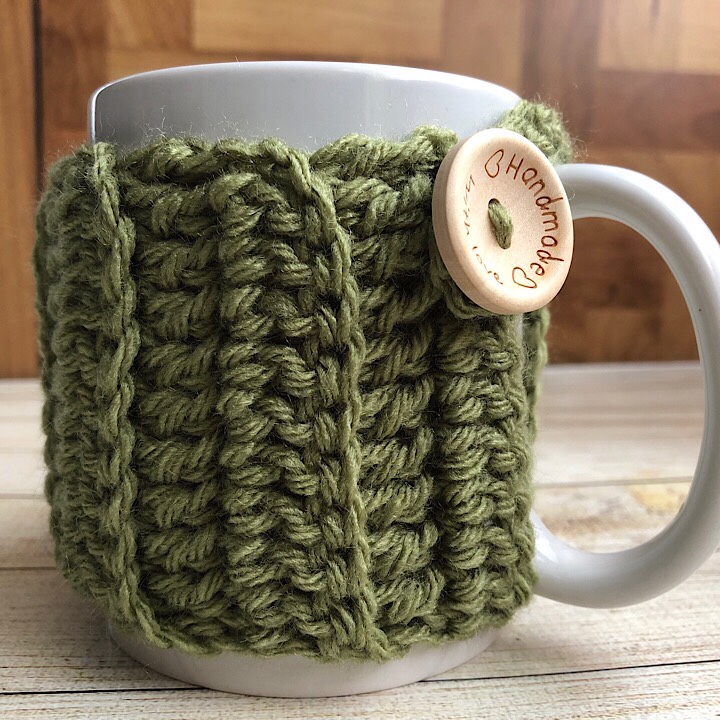 Haniyyah's Mug Cozy in pistachio green