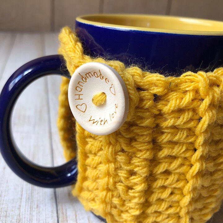 Haniyyah's Mug Cozy in Gold