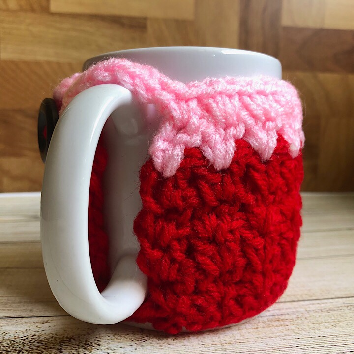 Miranda's Mug Cozy in Red & Pink