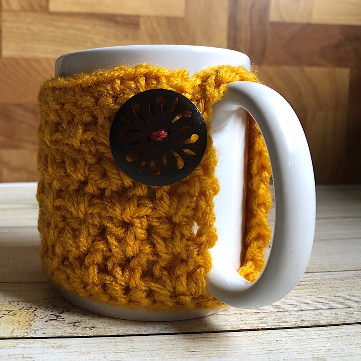 Miranda's Mug Cozy in Gold
