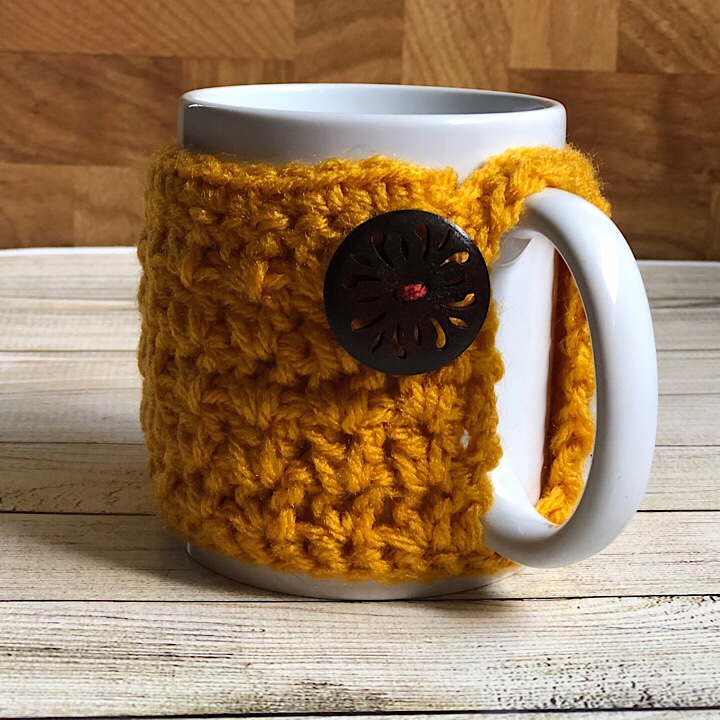 Miranda's Mug Cozy in Gold