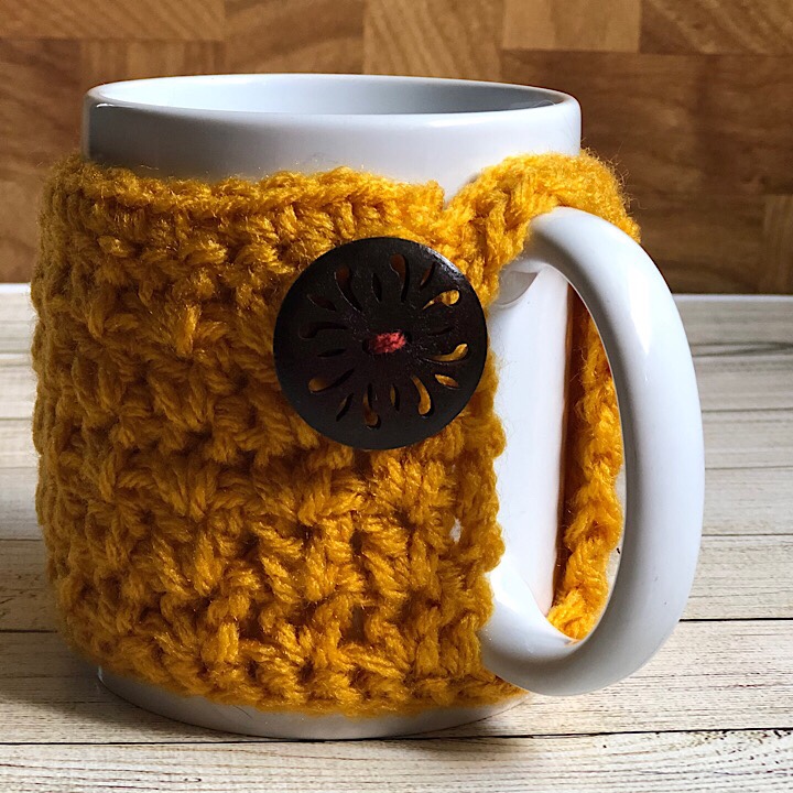 Miranda's Mug Cozy in Gold