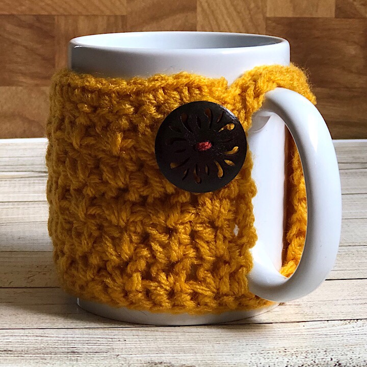 Miranda's Mug Cozy in Gold