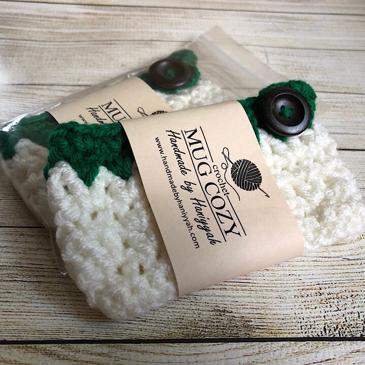 Miranda's Mug Cozy in White & Green