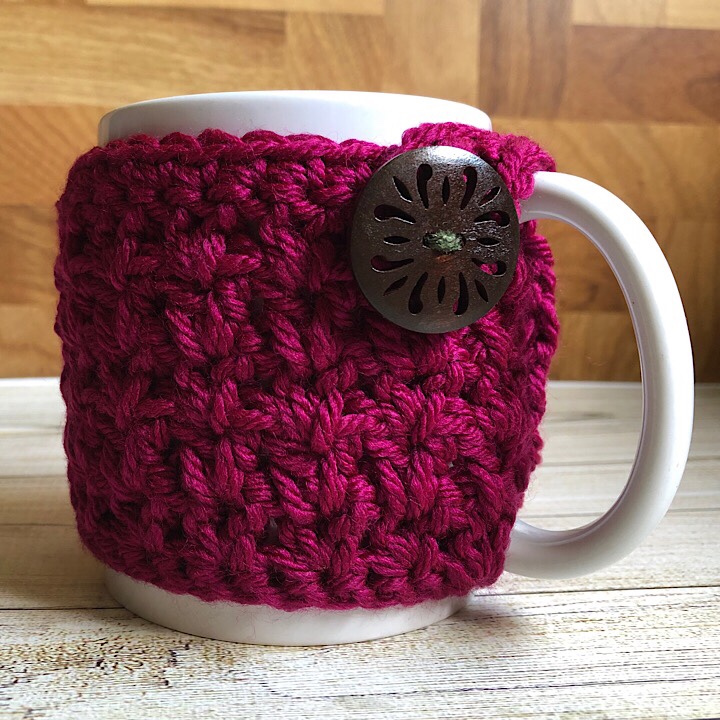 Miranda's Mug Cozy in Cranberry