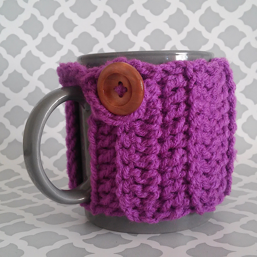 Haniyyah's Mug Cozy in Violet